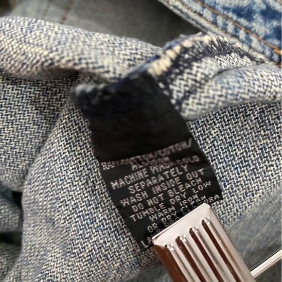 Kenneth Cole Vintage Capris  Distressed. Faded Size 8 - Picture 7 of 9